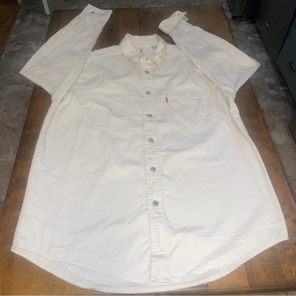 Levi's Denim - LEVI’S Vintage Long Sleeve Denim Shirt. Ivory, Silver Logo Buttons. UNISEX. MD.